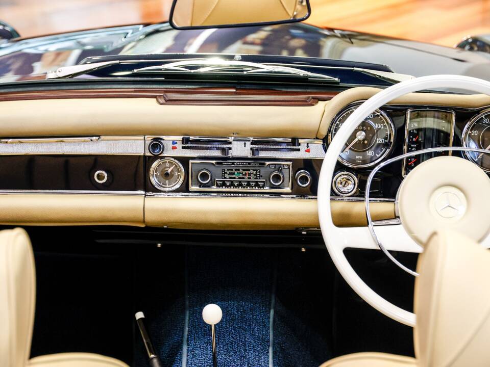 Image 18/31 de Mercedes-Benz 280 SL (1968)