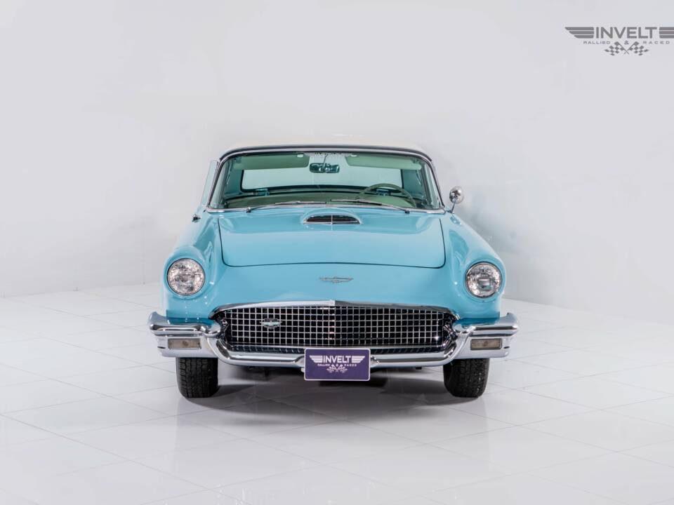 Immagine 2/20 di Ford Thunderbird (1957)