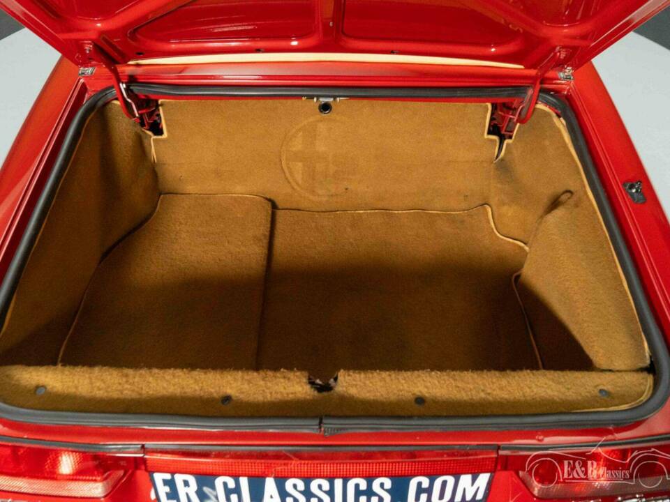 Afbeelding 18/19 van Alfa Romeo 2.0 Spider (1991)
