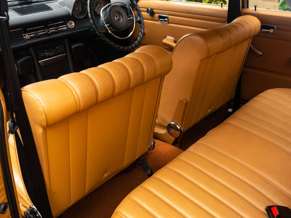 Immagine 16/50 di Mercedes-Benz 220 (1971)