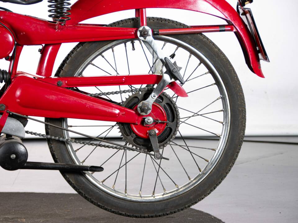 Immagine 19/50 di Moto Guzzi Motoleggera 65 (1951)