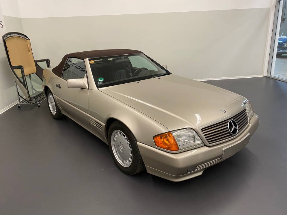 Immagine 2/15 di Mercedes-Benz 300 SL (1990)