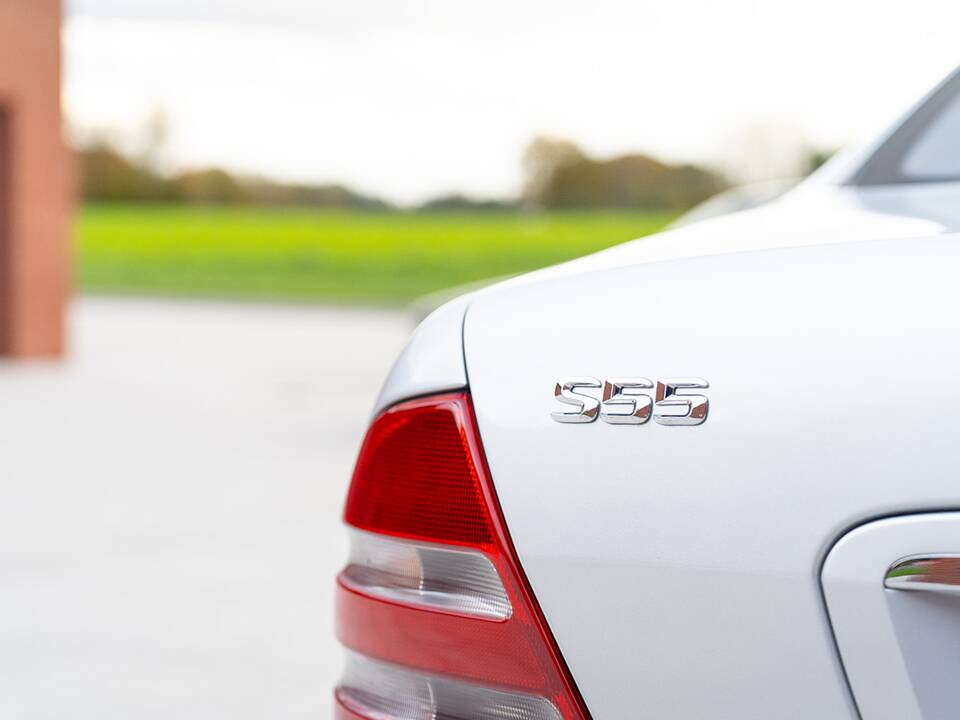 Image 14/45 of Mercedes-Benz S 55 AMG (2000)