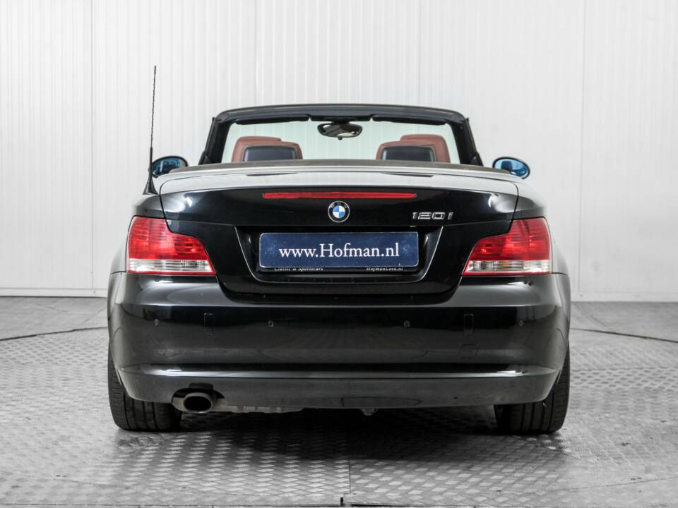 Image 13/50 de BMW 120i (2008)