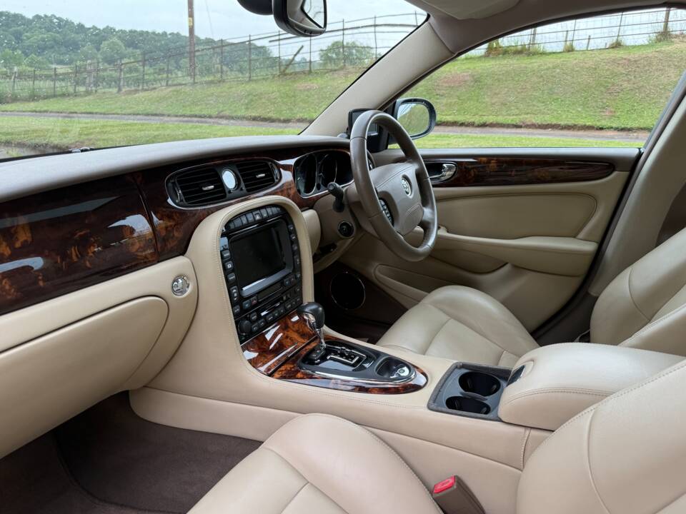 Image 9/13 of Jaguar XJR (2004)