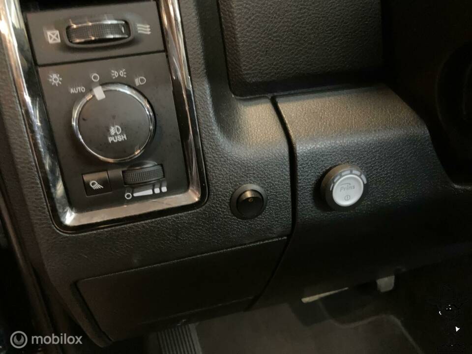 Image 21/32 of Dodge Ram 1500 (2014)