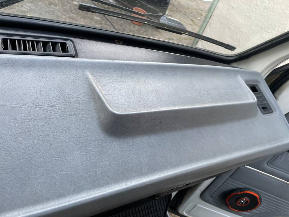 Bild 24/98 von Volkswagen T3 Westfalia 1.6 TD (1990)
