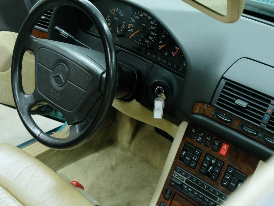 Bild 31/50 von Mercedes-Benz 600 SEC (1993)