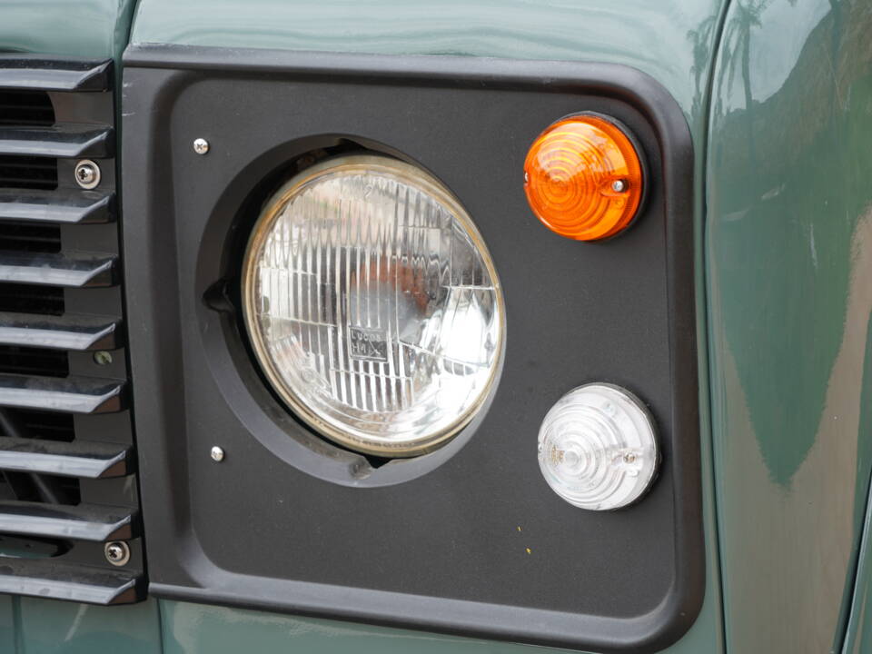 Bild 10/37 von Land Rover 90 (1987)