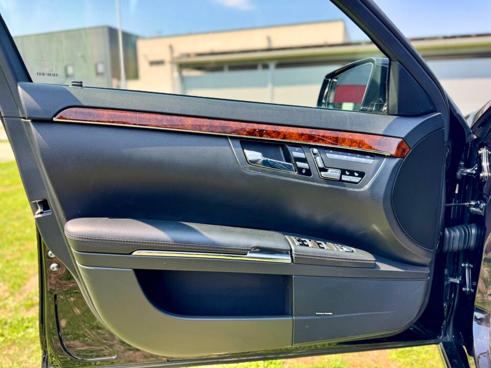 Bild 27/79 von Mercedes-Benz S 500 BlueEFFICIENCY (2011)