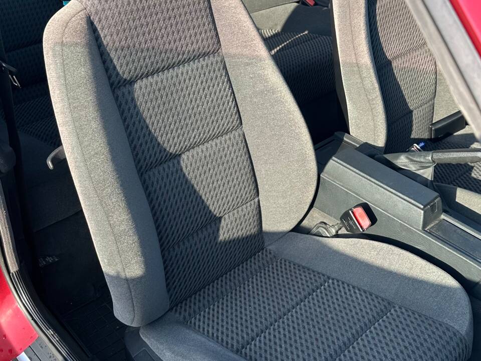 Bild 10/57 von BMW 320i (1993)