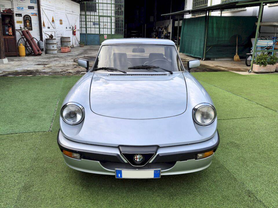 Afbeelding 58/70 van Alfa Romeo 2.0 Spider QV (1987)