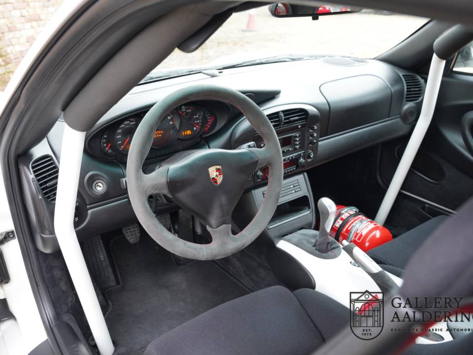 Imagen 43/50 de Porsche 911 GT3 RS Clubsport (2004)