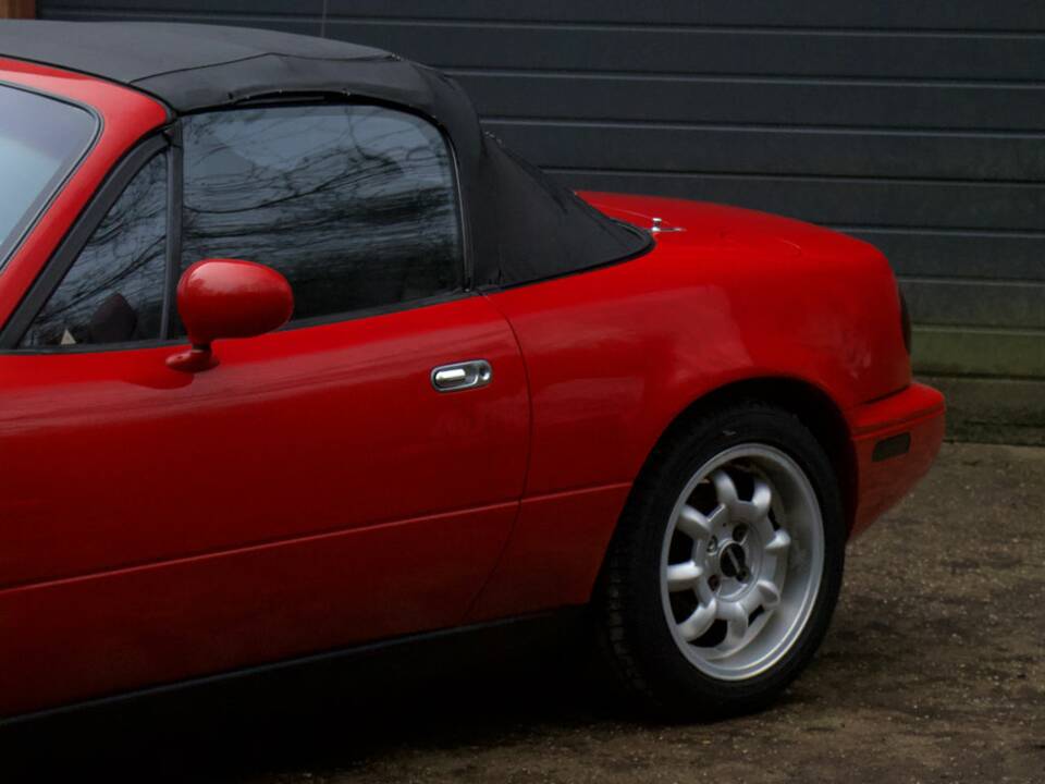 Image 6/8 of Mazda MX-5 1.6 (1990)