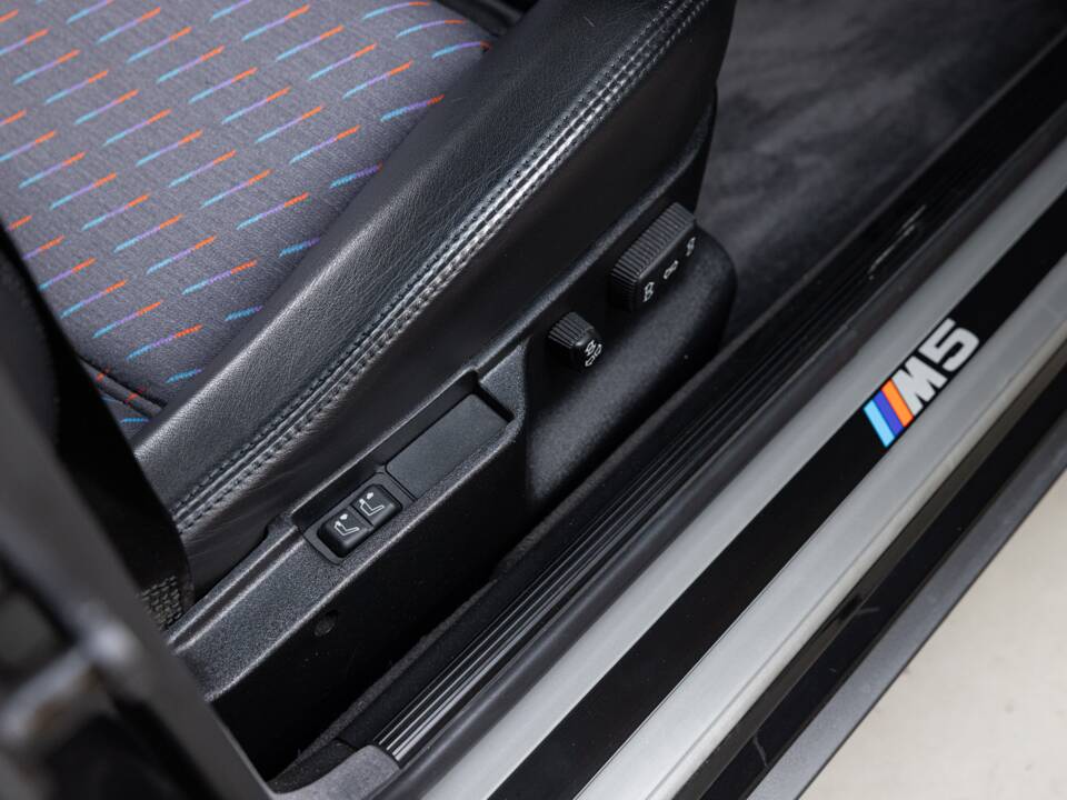 Bild 8/34 von BMW M5 (1993)