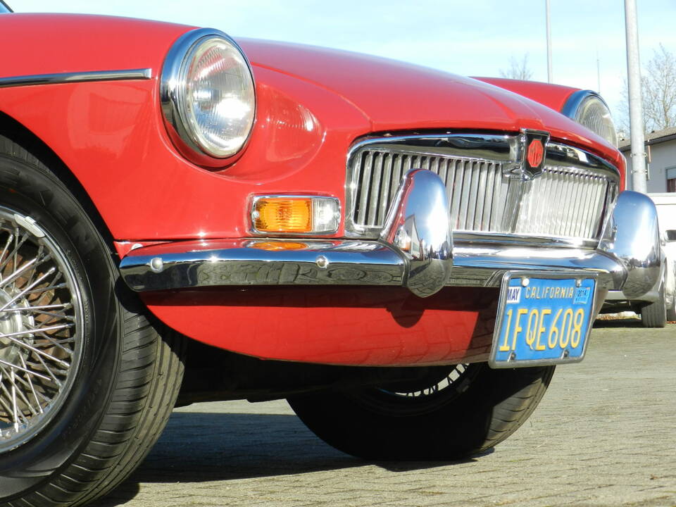 Image 9/75 of MG MGB GT (1969)