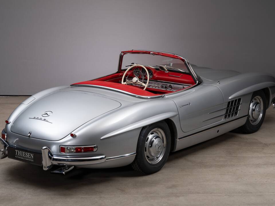 Image 15/47 of Mercedes-Benz 300 SL Roadster (1963)