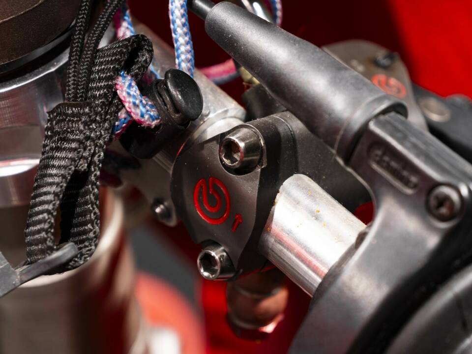 Immagine 32/50 di Ducati DUMMY (1999)