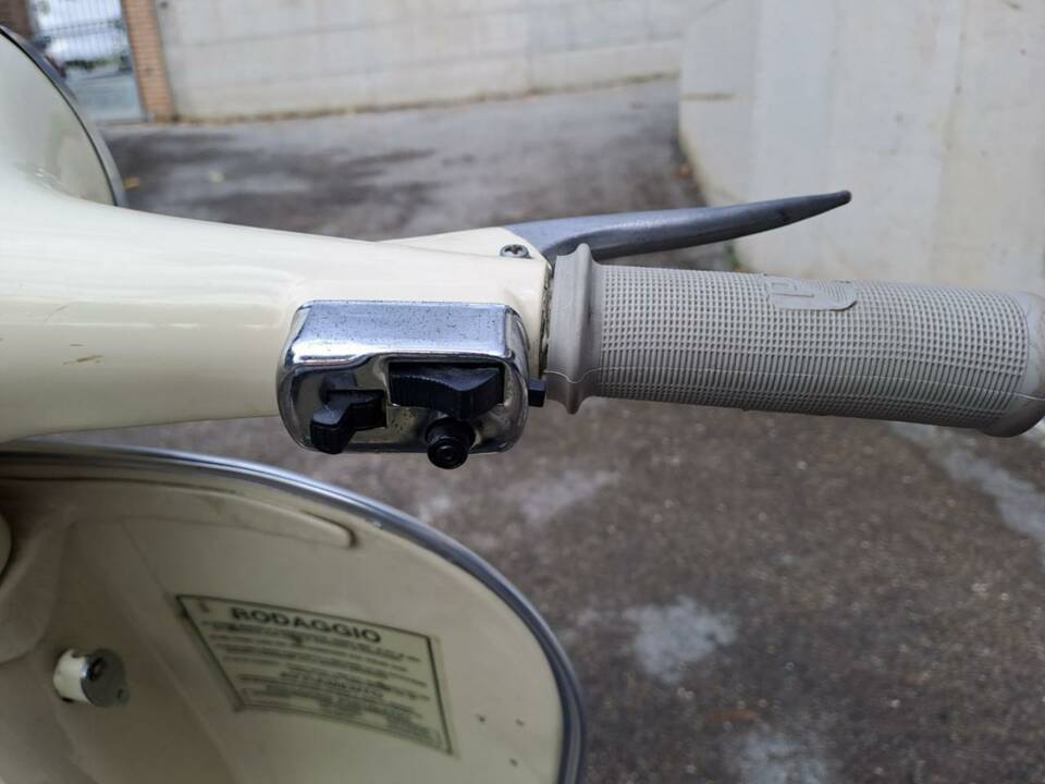 Immagine 17/35 di Piaggio Vespa 150 GL (1963)