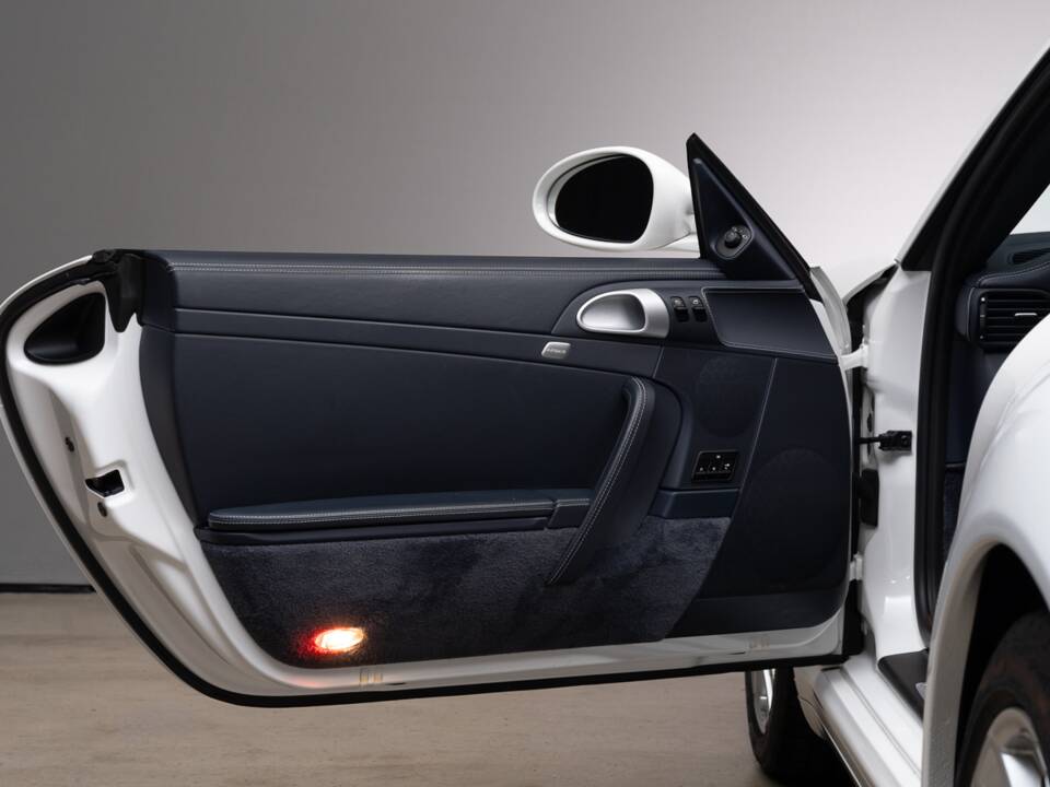 Image 20/40 of Porsche 911 Carrera 4 (2009)