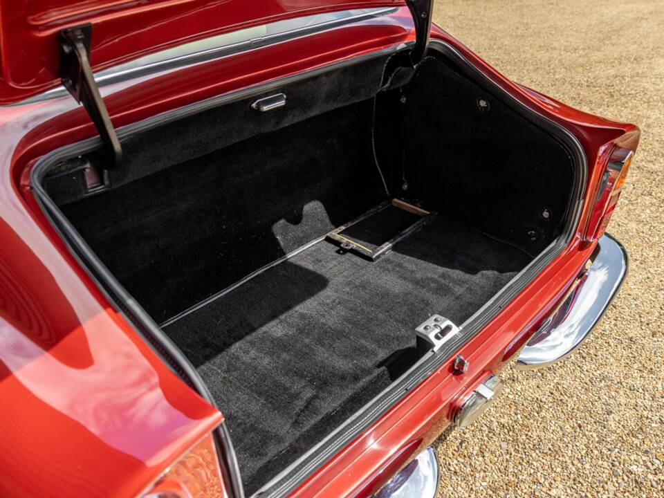 Bild 46/50 von Aston Martin DB 6 Vantage (1969)