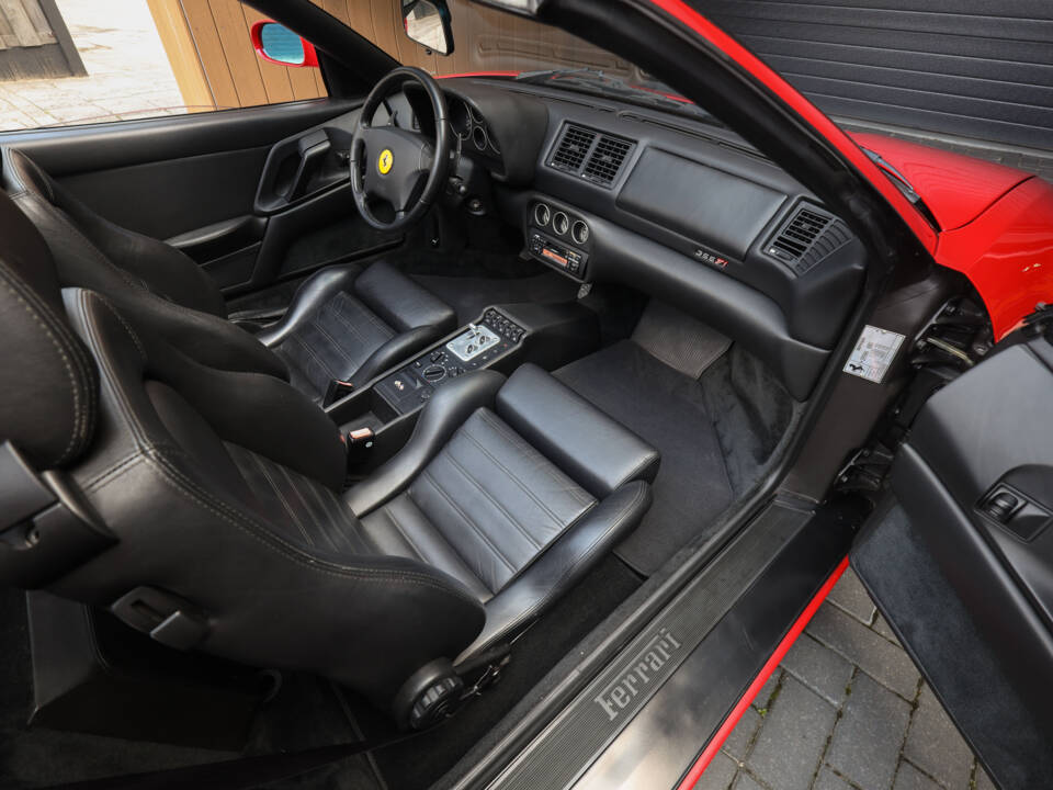 Immagine 17/76 di Ferrari F 355 F1 GTS (1997)