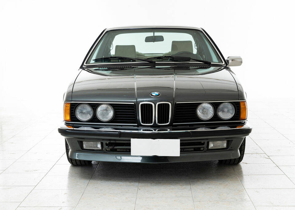 Image 2/7 of BMW 635 CSi (1984)