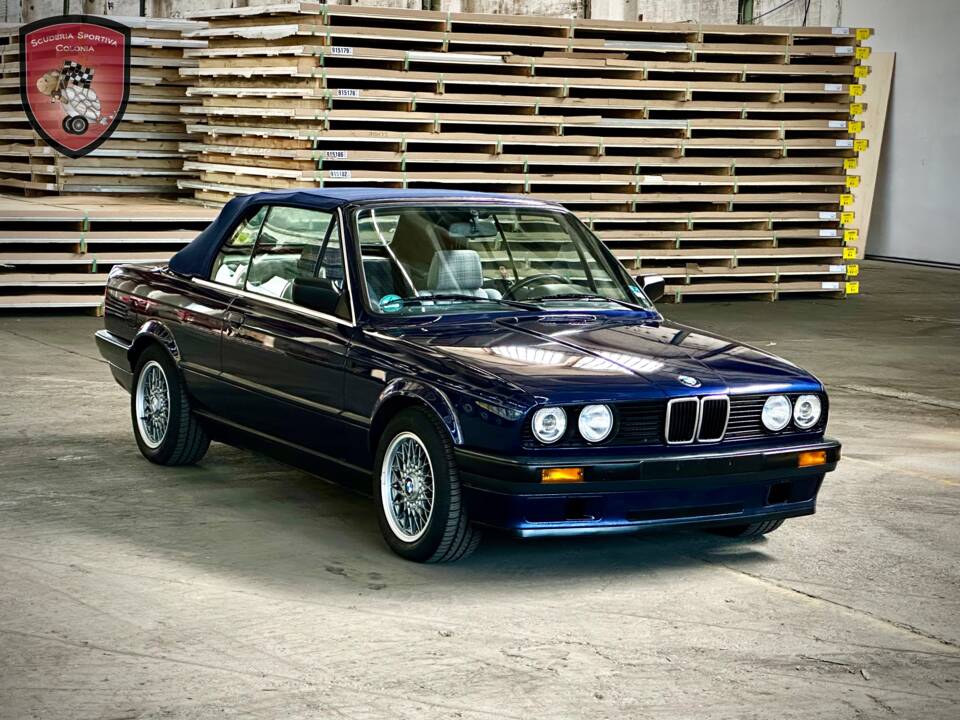 Immagine 83/86 di BMW 318i (1994)