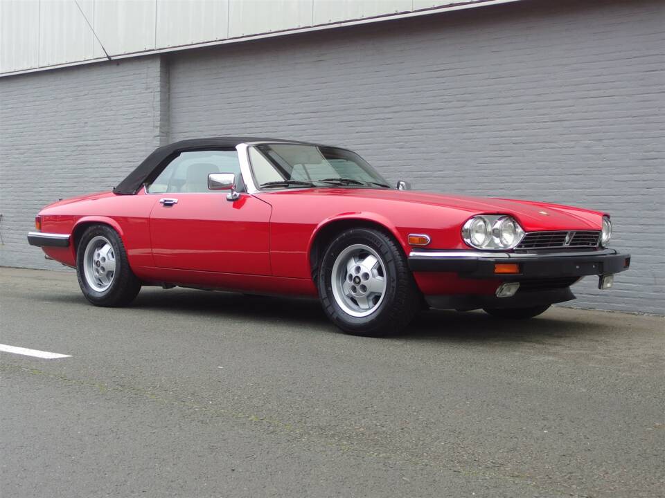Image 2/99 de Jaguar XJS 5.3 V12 (1990)