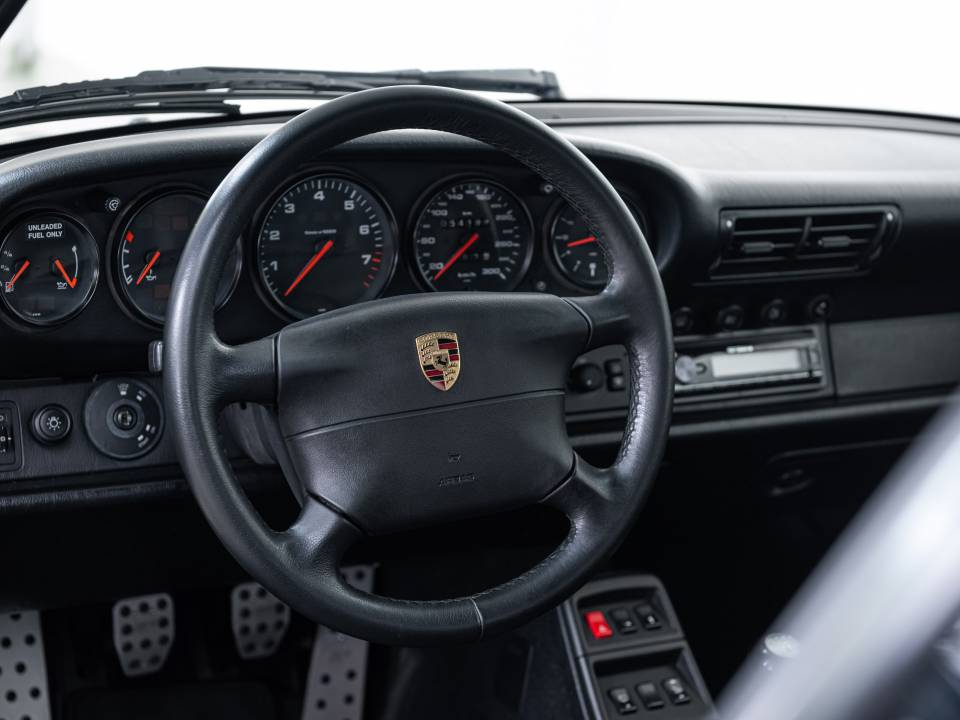 Image 12/35 de Porsche 911 Carrera 4 (1996)