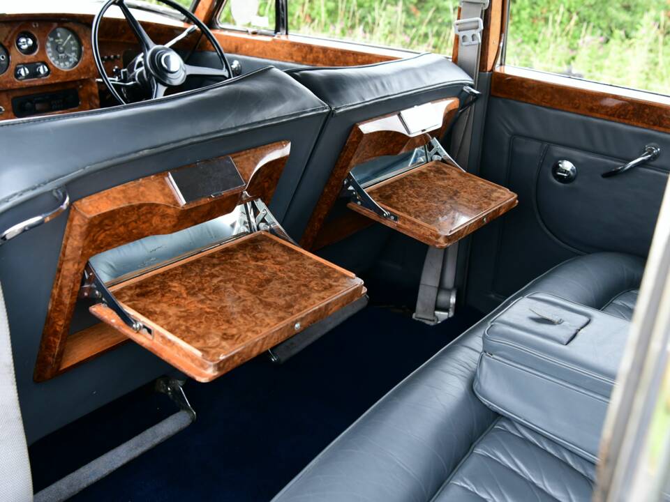 Immagine 61/66 di Rolls-Royce Silver Cloud II (1960)