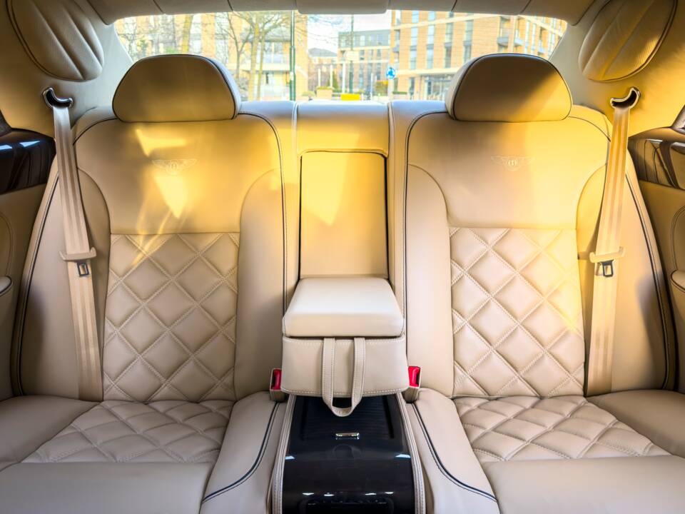 Image 22/25 of Bentley Brooklands (2008)