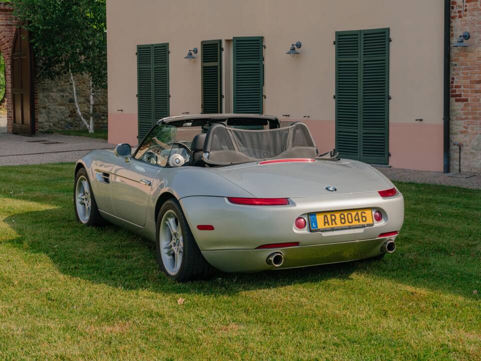 Image 93/185 of BMW Z8 (2001)