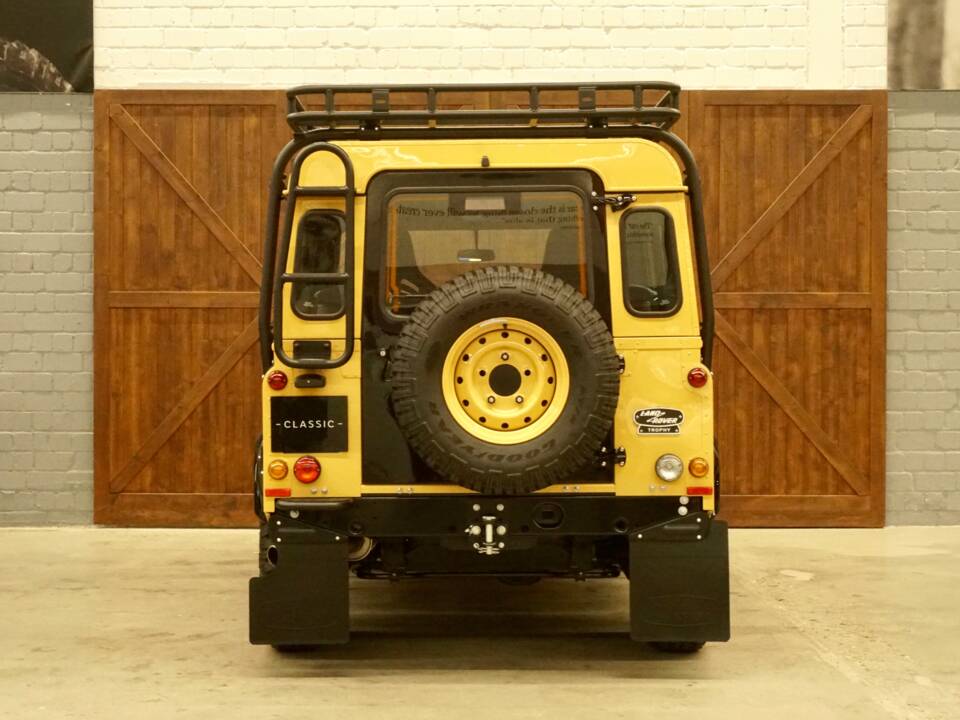 Immagine 6/30 di Land Rover Defender Works V8 Trophy (2015)