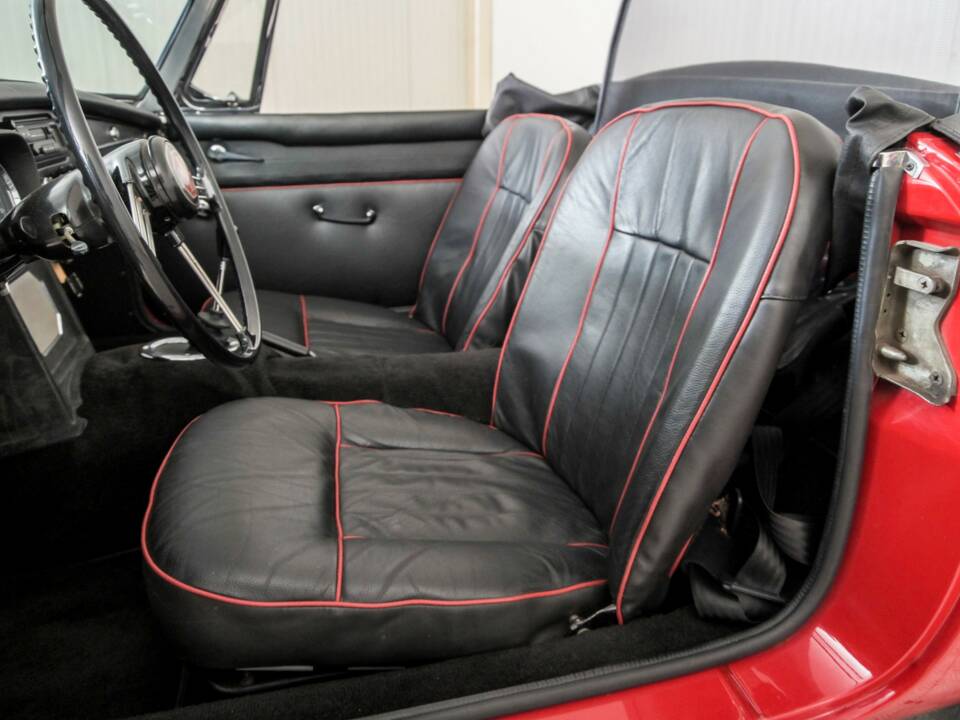 Afbeelding 20/50 van MG MGB (1966)
