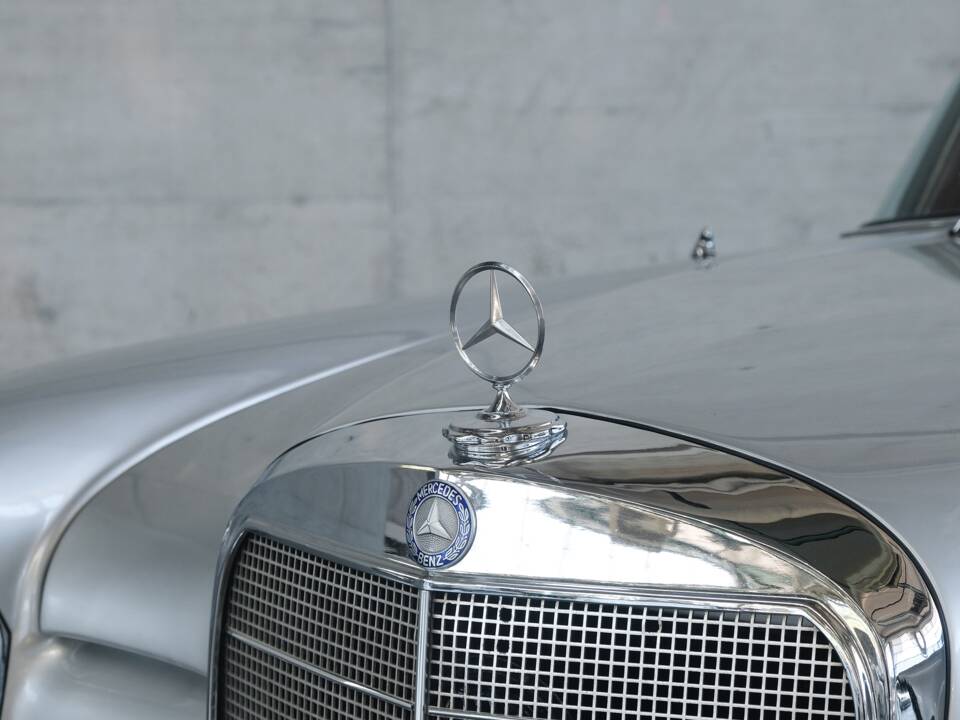 Image 44/49 of Mercedes-Benz 220 SE b (1962)