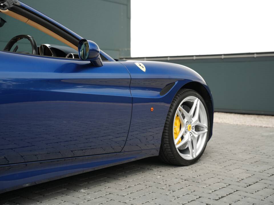 Image 43/50 of Ferrari California T (2015)