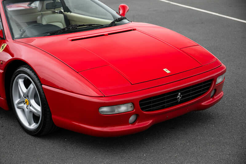 Immagine 8/29 di Ferrari F 355 Berlinetta (1998)
