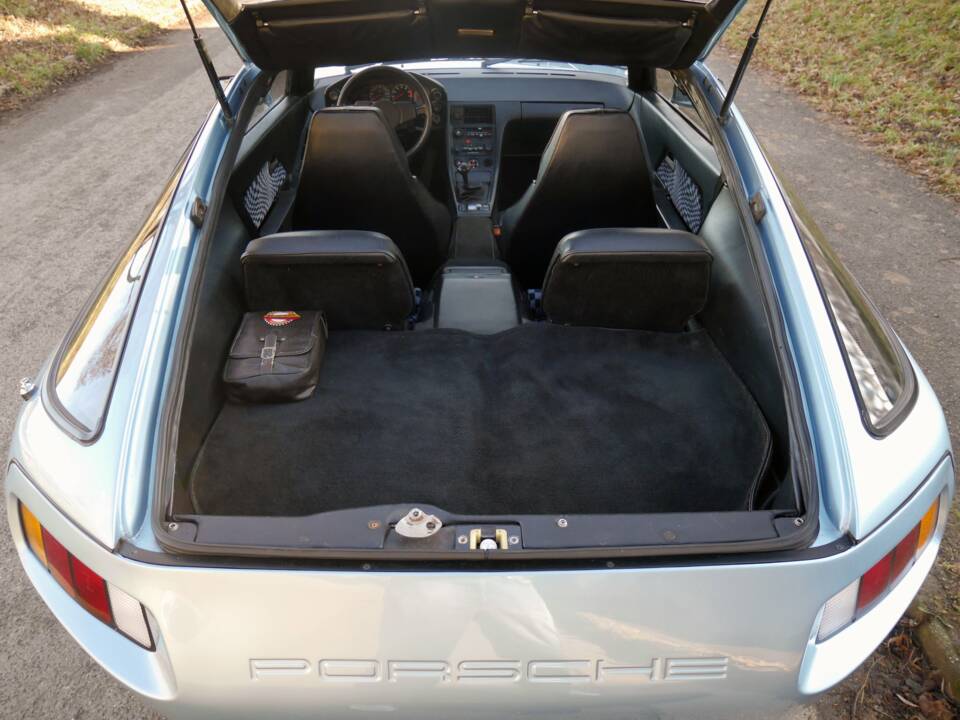 Immagine 22/31 di Porsche 928 (1978)