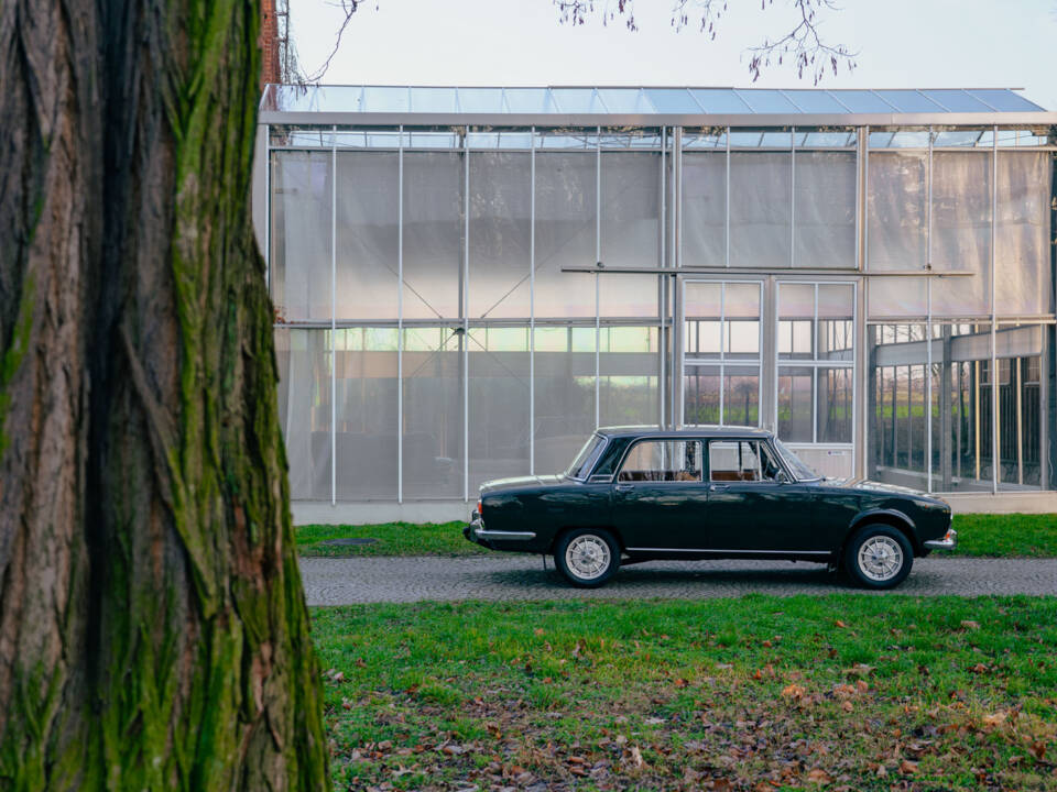 Image 21/78 de Alfa Romeo 1750 Berlina (1970)