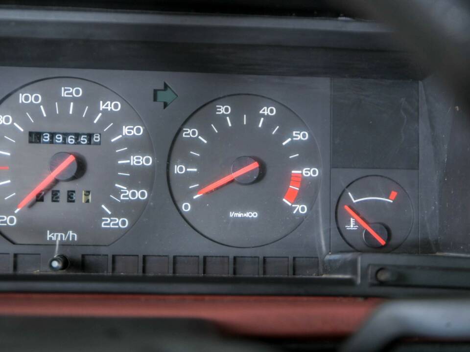 Image 21/50 de Volvo 740 (1984)