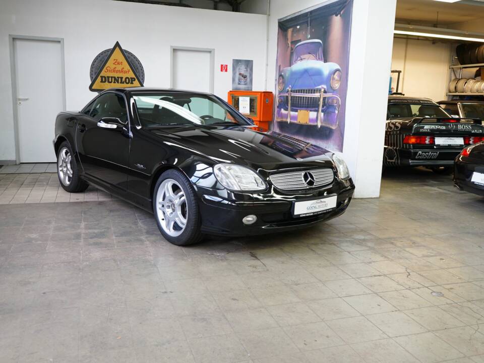 Immagine 1/44 di Mercedes-Benz SLK 230 Kompressor (2003)