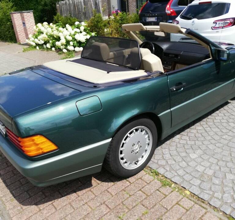 Imagen 6/8 de Mercedes-Benz 300 SL (1990)