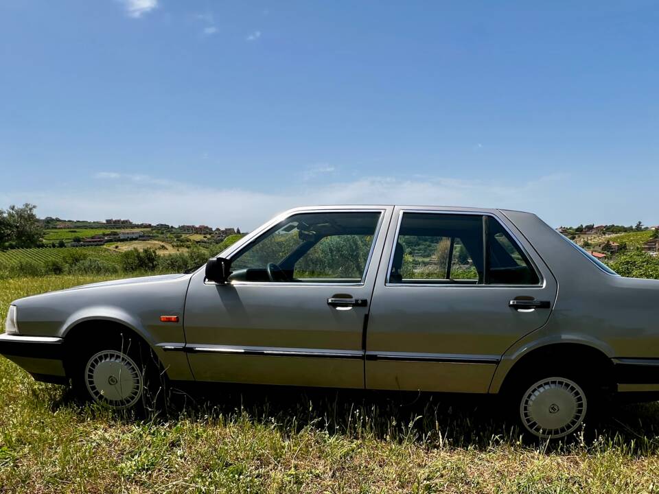 Afbeelding 29/81 van Lancia Thema I.E. (1986)
