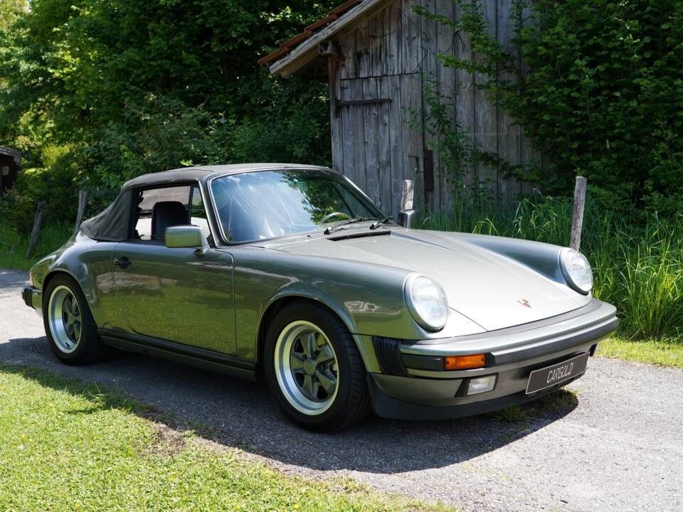 Bild 1/20 von Porsche 911 Carrera 3.2 (1988)