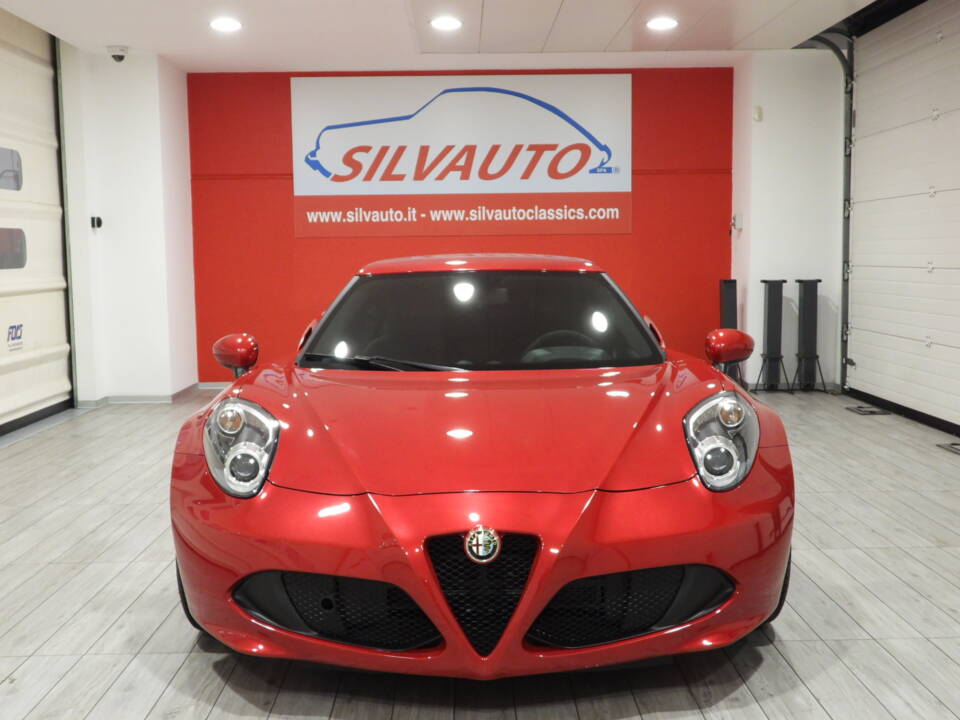 Image 2/15 of Alfa Romeo 4C (2017)