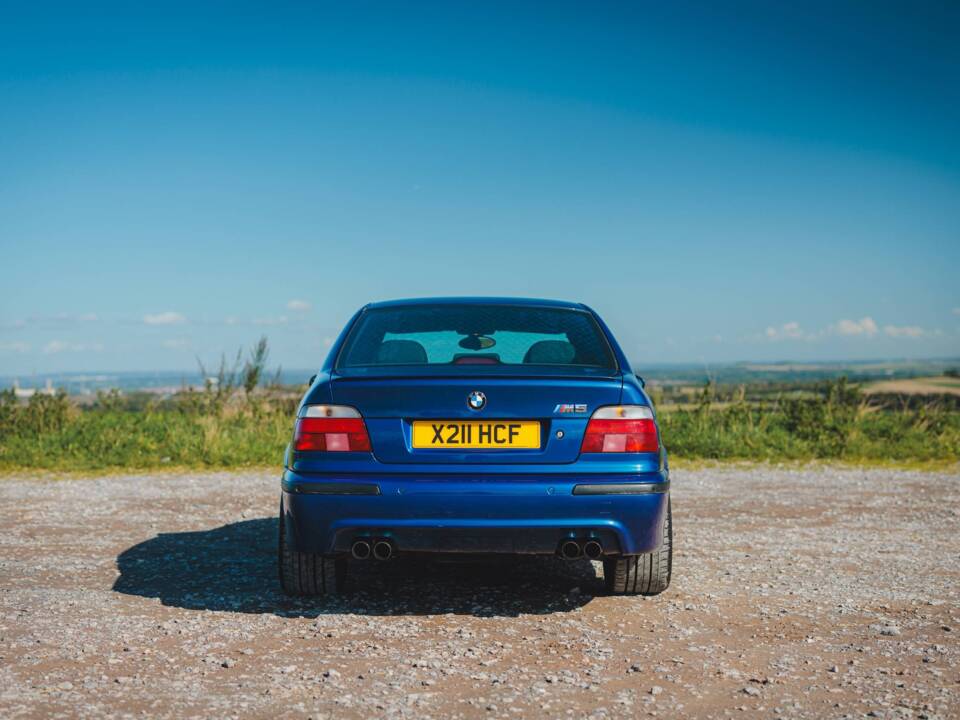 Image 4/8 of BMW M5 (2000)