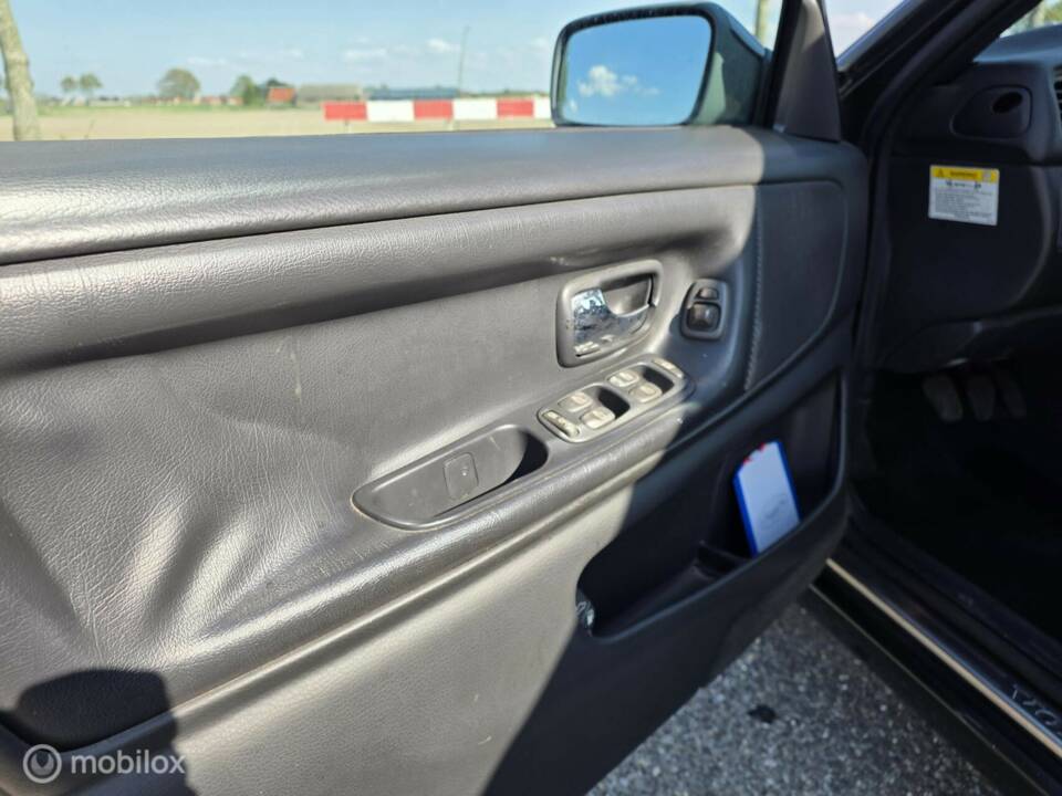 Image 16/37 of Volvo V 70 2.4 (2000)