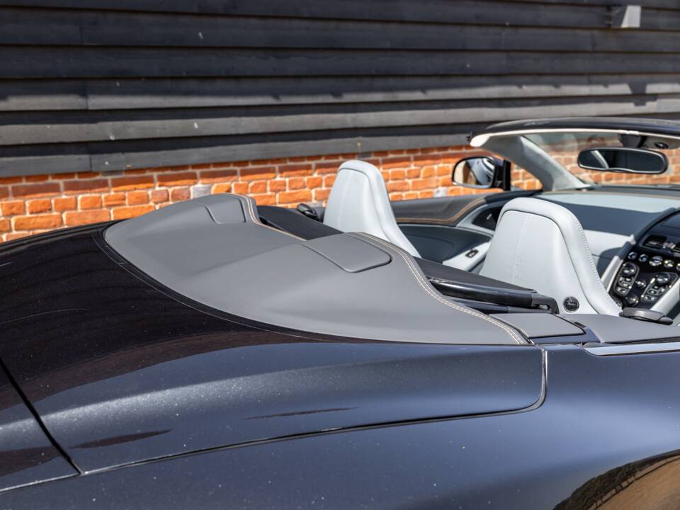 Imagen 41/57 de Aston Martin Vanquish Volante (2015)