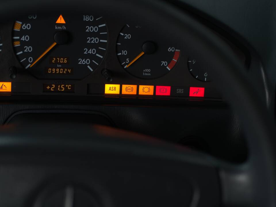 Image 48/56 de Mercedes-Benz 500 SL (1993)